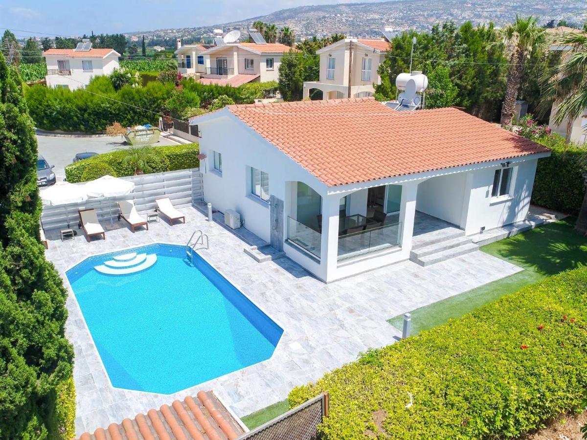 Bungalow Mikaella By Ezoria Villas كورال باي المظهر الخارجي الصورة