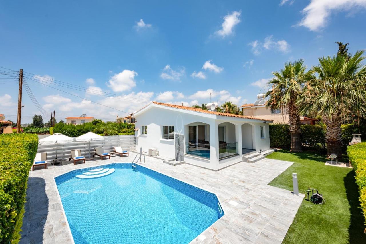 Bungalow Mikaella By Ezoria Villas كورال باي المظهر الخارجي الصورة