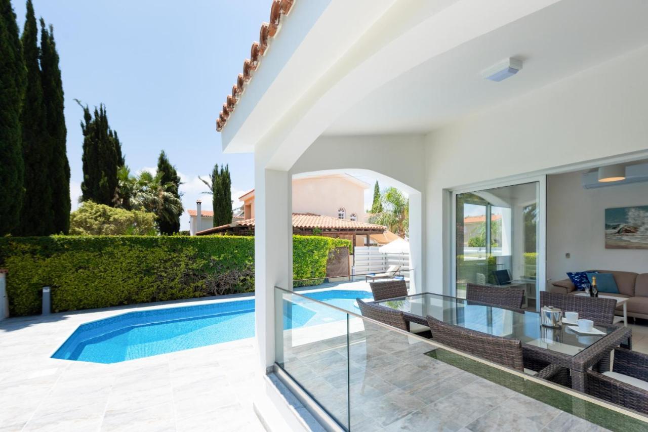Bungalow Mikaella By Ezoria Villas كورال باي المظهر الخارجي الصورة