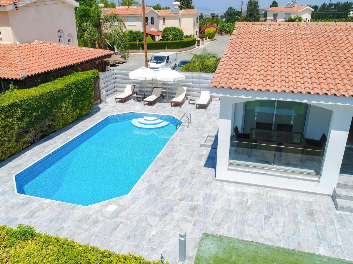 Bungalow Mikaella By Ezoria Villas كورال باي المظهر الخارجي الصورة