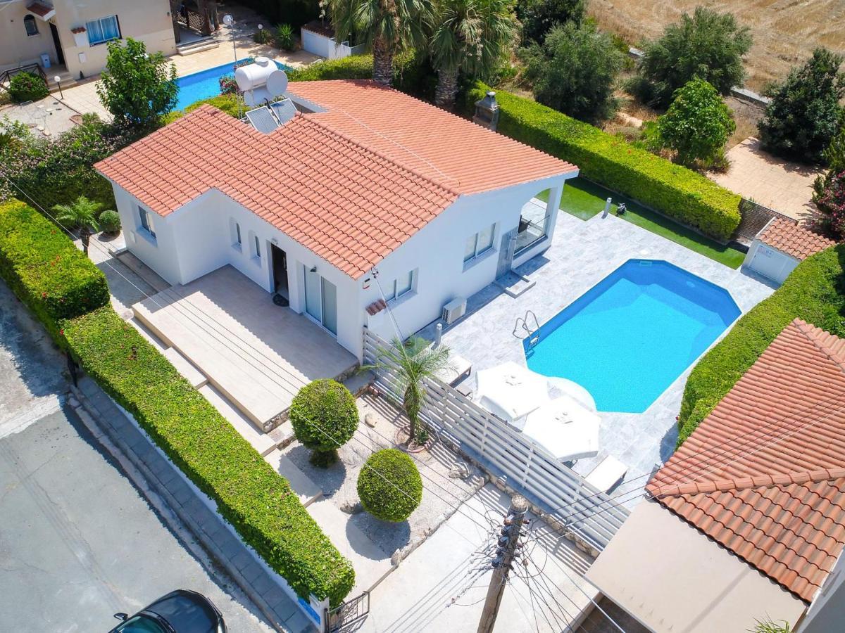 Bungalow Mikaella By Ezoria Villas كورال باي المظهر الخارجي الصورة