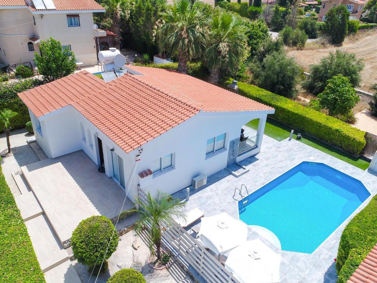 Bungalow Mikaella By Ezoria Villas كورال باي المظهر الخارجي الصورة