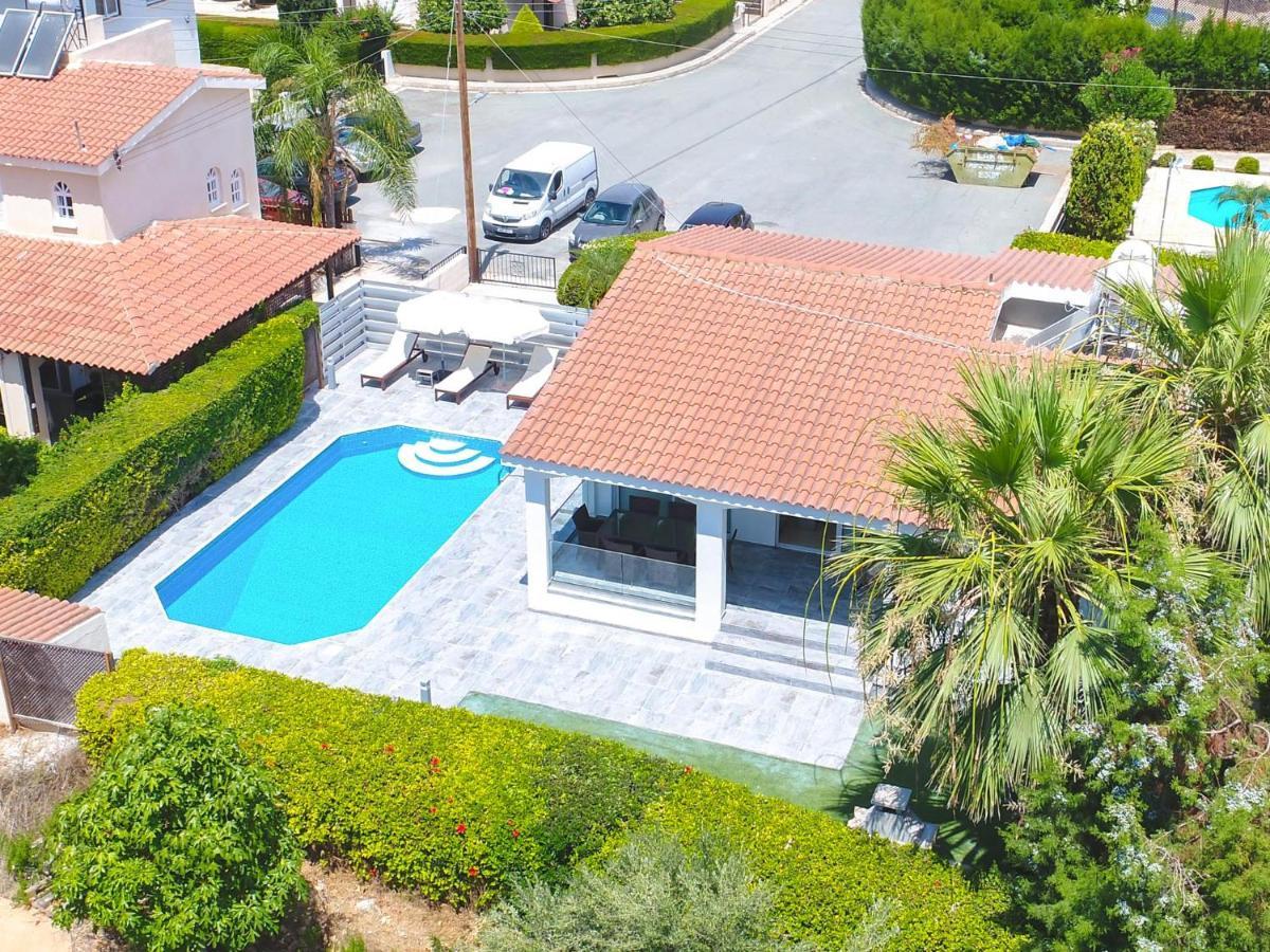 Bungalow Mikaella By Ezoria Villas كورال باي المظهر الخارجي الصورة