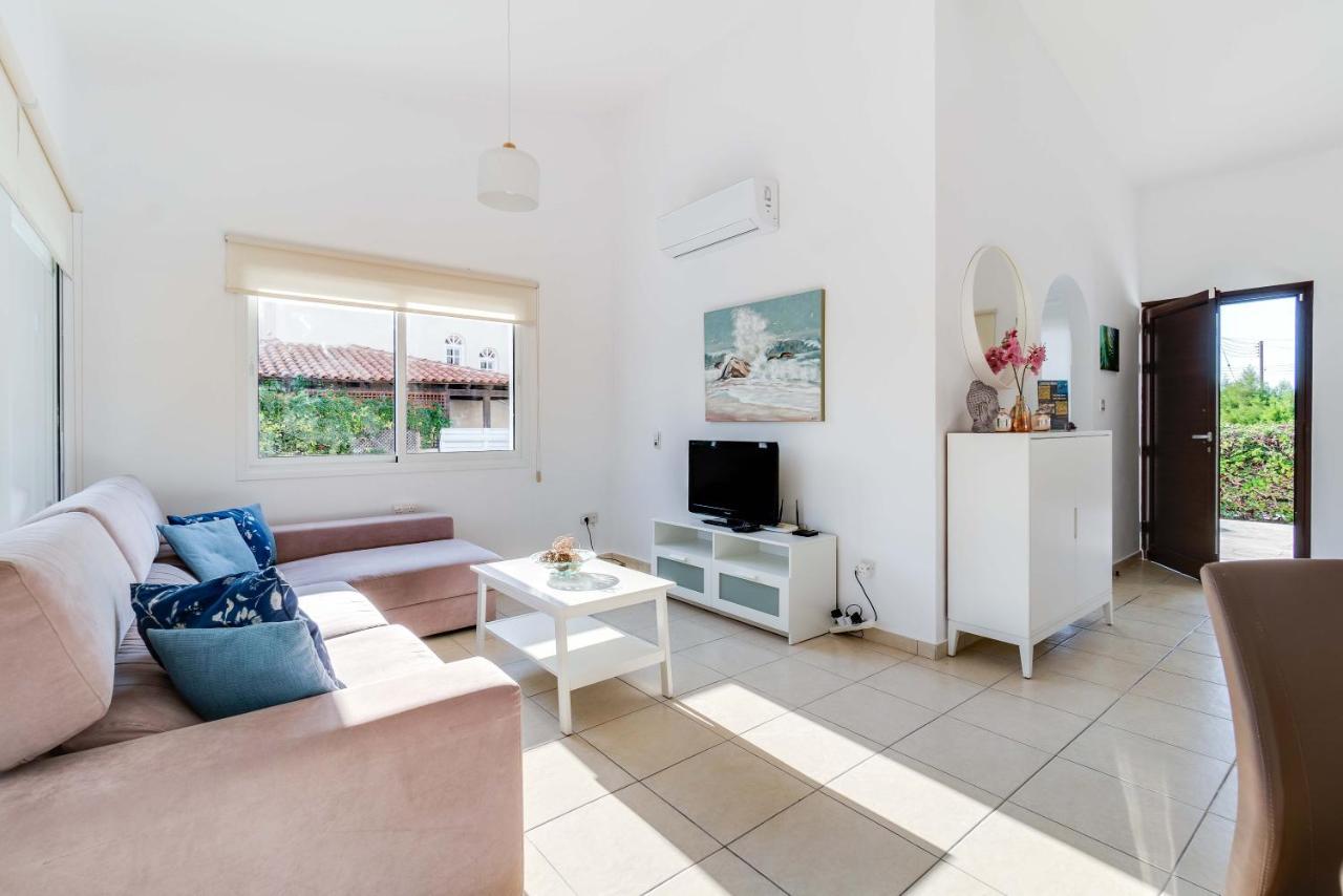 Bungalow Mikaella By Ezoria Villas كورال باي المظهر الخارجي الصورة