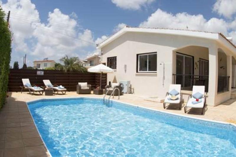 Bungalow Mikaella By Ezoria Villas كورال باي المظهر الخارجي الصورة